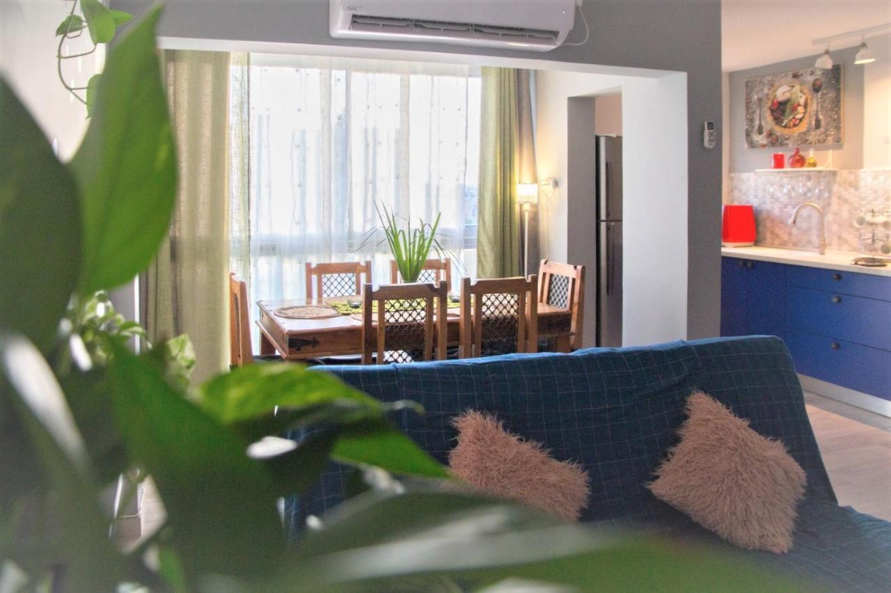 Apartment On The Edge Of A Crater *